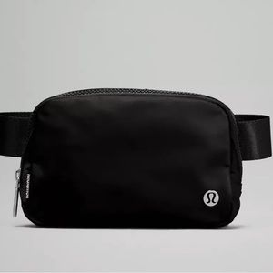 Lululemon Everywhere Belt Bag Black NWT